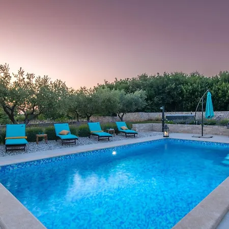 Silentio - Ruhe Und Privatsphaere In Mediterraner In Strandnaehe By Interhome