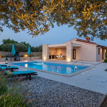 Ferienhaus Silentio - Ruhe Und Privatsphaere In Mediterraner In Strandnaehe By Interhome