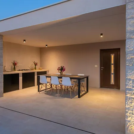 Silentio - Ruhe Und Privatsphaere In Mediterraner In Strandnaehe By Interhome