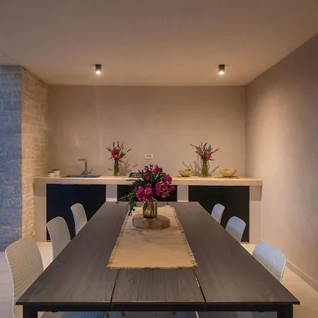 Silentio - Ruhe Und Privatsphaere In Mediterraner In Strandnaehe By Interhome * Marčana