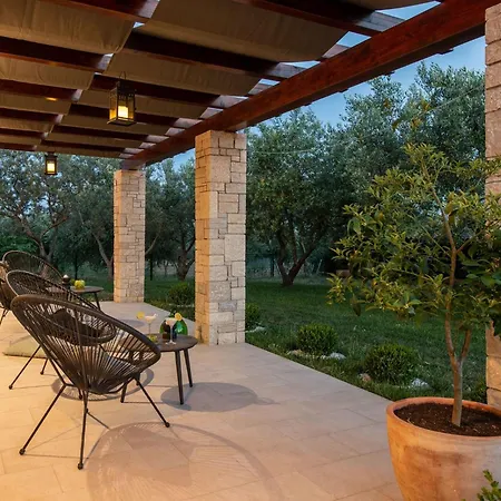 Silentio - Ruhe Und Privatsphaere In Mediterraner In Strandnaehe By Interhome Ferienhaus *