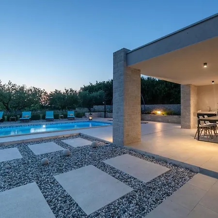 Silentio - Ruhe Und Privatsphaere In Mediterraner In Strandnaehe By Interhome Ferienhaus Marčana
