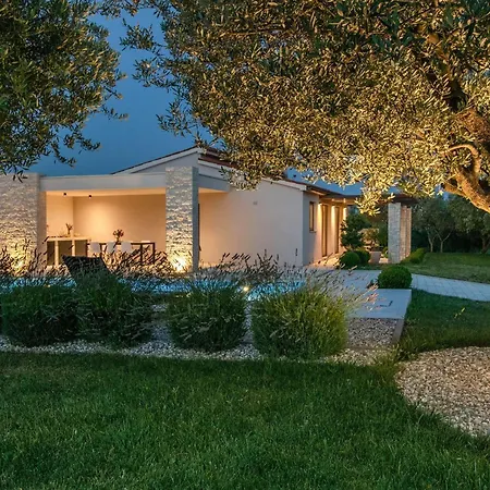Ferienhaus Silentio - Ruhe Und Privatsphaere In Mediterraner In Strandnaehe By Interhome Marčana