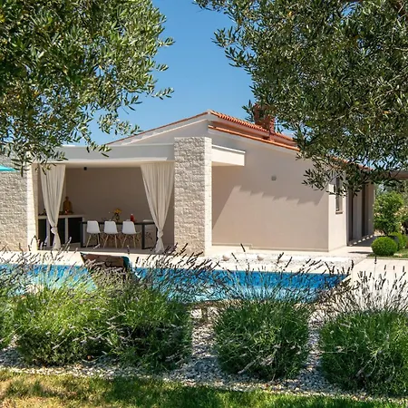 Silentio - Ruhe Und Privatsphaere In Mediterraner In Strandnaehe By Interhome