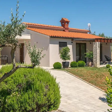 Silentio - Ruhe Und Privatsphaere In Mediterraner In Strandnaehe By Interhome