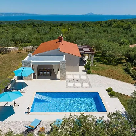 Ferienhaus Silentio - Ruhe Und Privatsphaere In Mediterraner In Strandnaehe By Interhome *