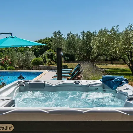 Ferienhaus Silentio - Ruhe Und Privatsphaere In Mediterraner In Strandnaehe By Interhome Marčana