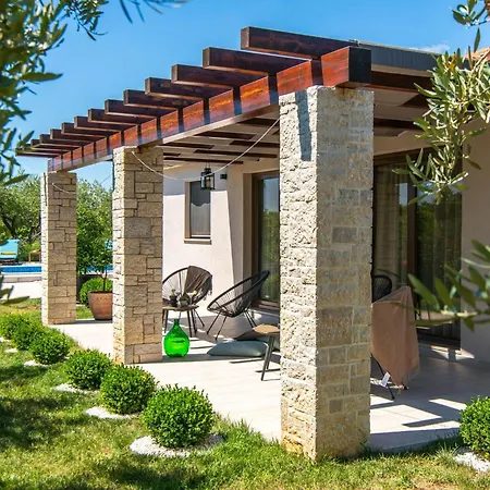 Silentio - Ruhe Und Privatsphaere In Mediterraner In Strandnaehe By Interhome *