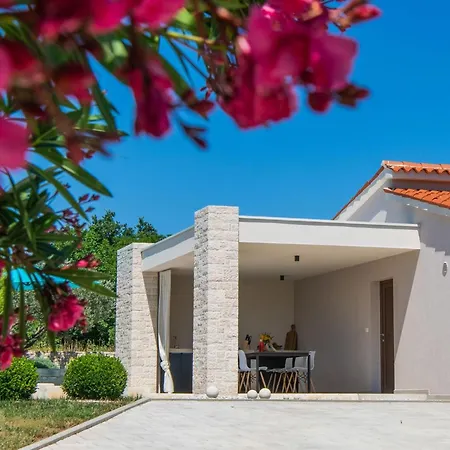 Silentio - Ruhe Und Privatsphaere In Mediterraner In Strandnaehe By Interhome *