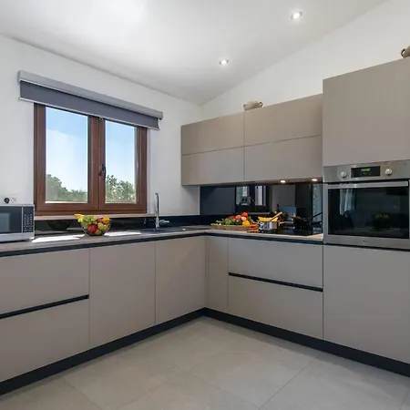 Silentio - Ruhe Und Privatsphaere In Mediterraner In Strandnaehe By Interhome Ferienhaus *