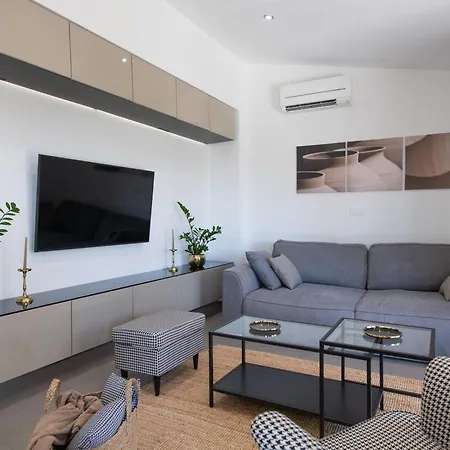 Ferienhaus Silentio - Ruhe Und Privatsphaere In Mediterraner In Strandnaehe By Interhome Marčana