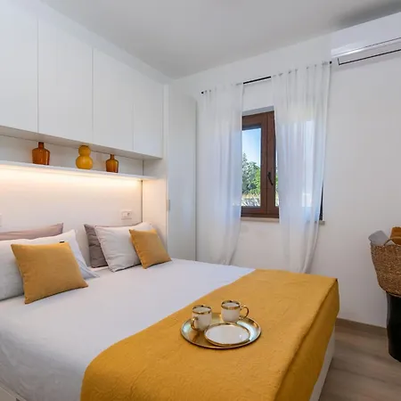 Silentio - Ruhe Und Privatsphaere In Mediterraner In Strandnaehe By Interhome Ferienhaus